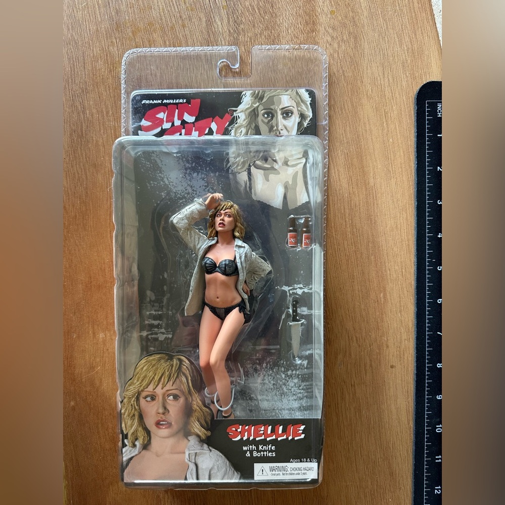 Sin City Shellie Color Action Figure Reel Toys NIB